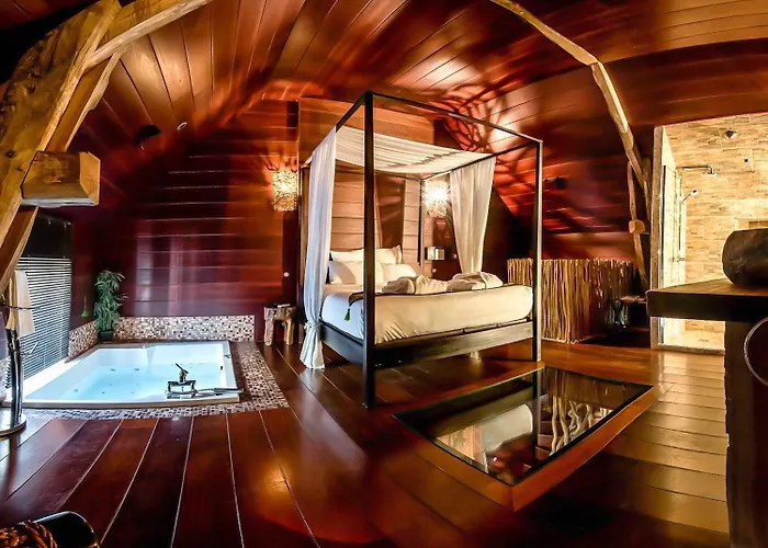 Le Clos Des Vignes Hotel 5*